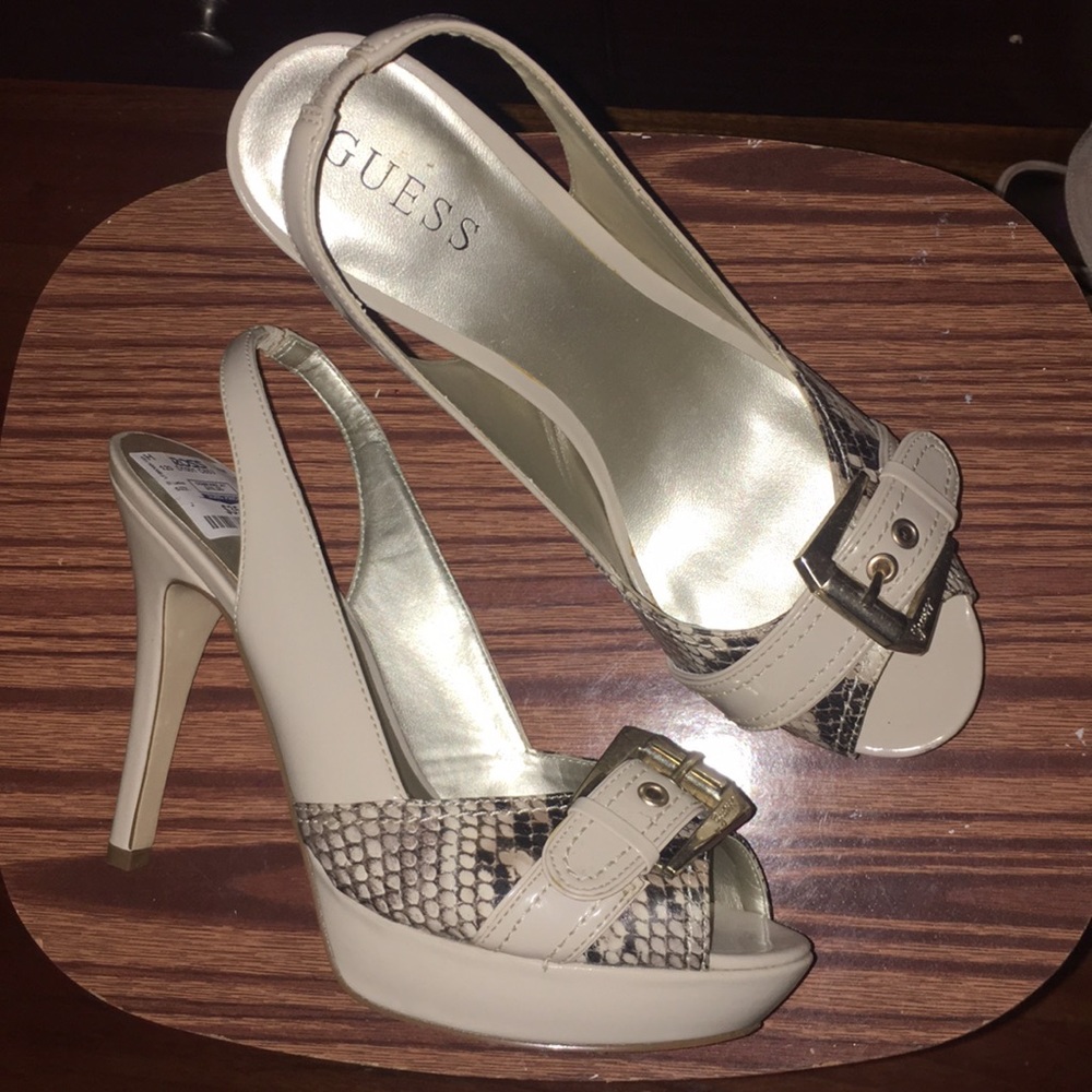 Guess snakeskin nude heels w buckle detail